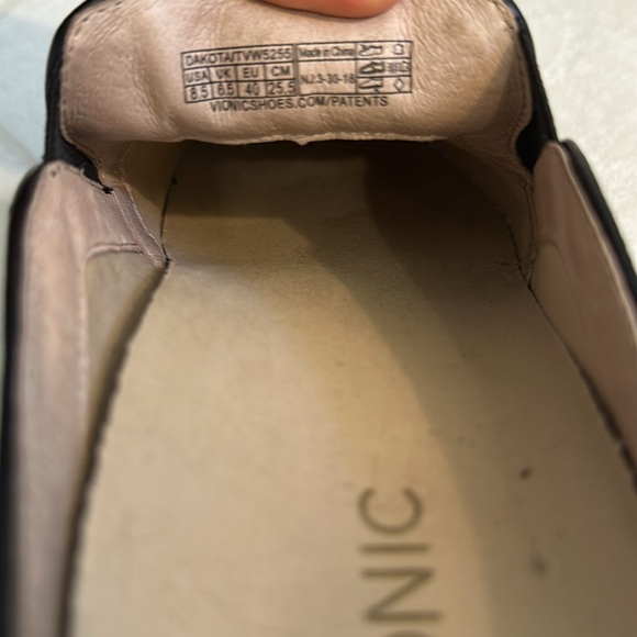 Vionic Dakota Black leather Slip On Mule Sneaker - Picture 7 of 7